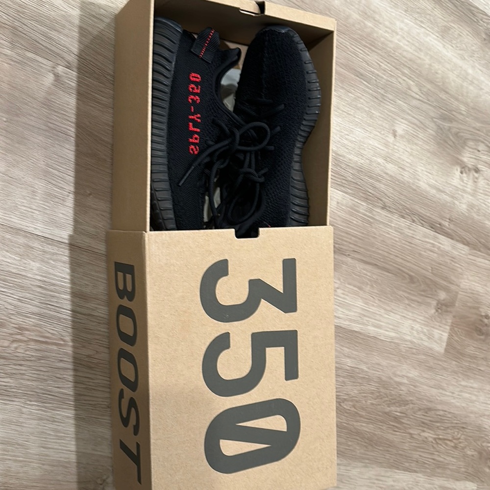 Yeezy Boost 350 V2 ‘Bred’ 5